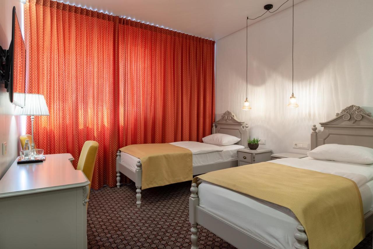 Hotel Sinchronas Тельшяй Экстерьер фото