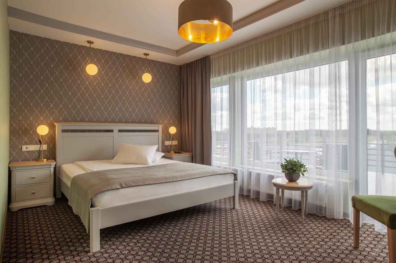 Hotel Sinchronas Тельшяй Экстерьер фото