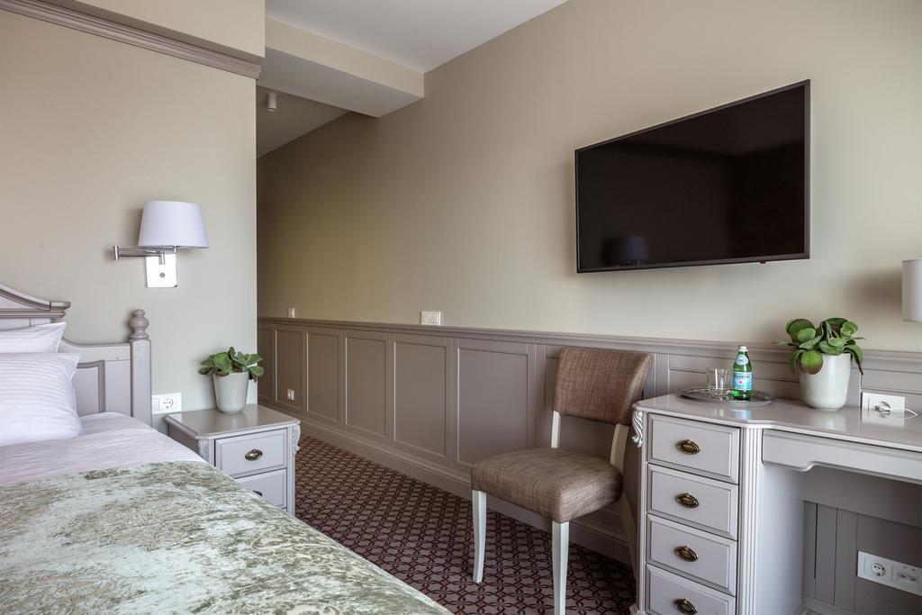 Hotel Sinchronas Тельшяй Экстерьер фото