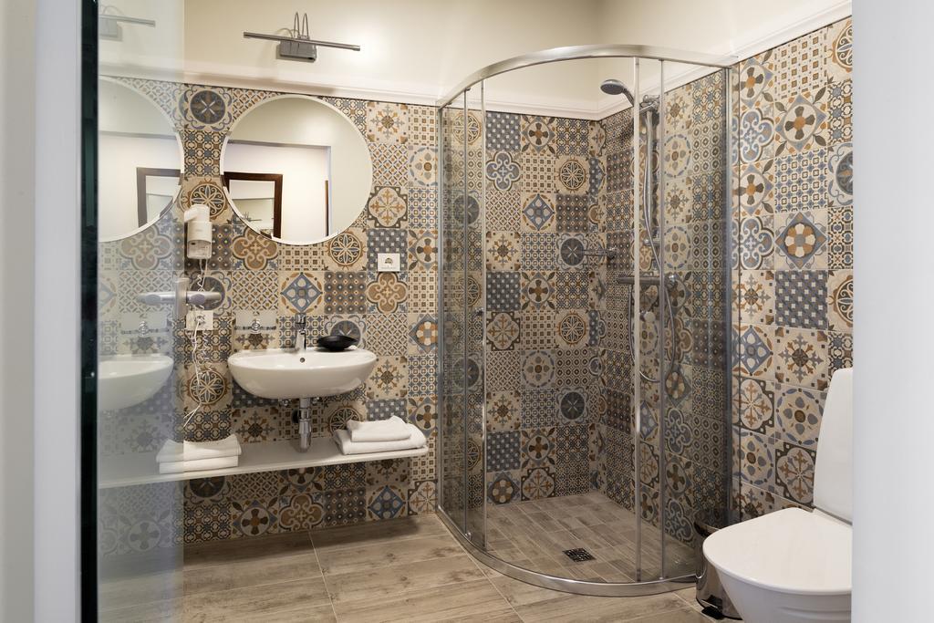 Hotel Sinchronas Тельшяй Экстерьер фото