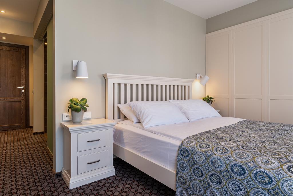 Hotel Sinchronas Тельшяй Экстерьер фото